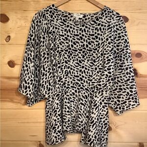 Umgee Black and White Asymmetrical 3/4 Sleeve Blouse Size M